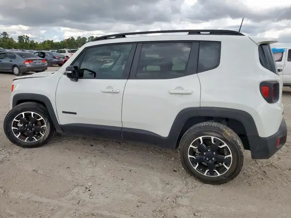 ZACNJDB12PPP33877 2023 JEEP RENEGADE - Image 2