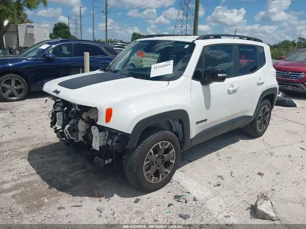 ZACNJDB12PPP39095 2023 JEEP RENEGADE - Image 2