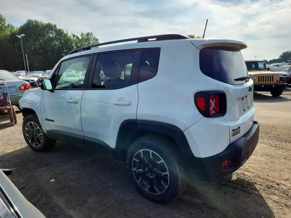 ZACNJDB12PPP44622 2023 JEEP RENEGADE - Image 2