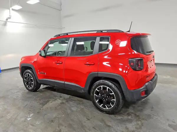 ZACNJDB12PPP56267 2023 JEEP RENEGADE - Image 2