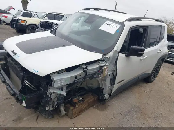 ZACNJDB12PPP63719 2023 JEEP RENEGADE - Image 2