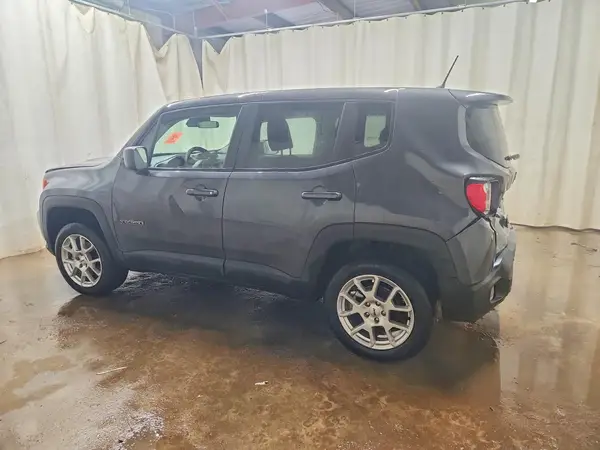 ZACNJDB12PPP70671 2023 JEEP RENEGADE - Image 2