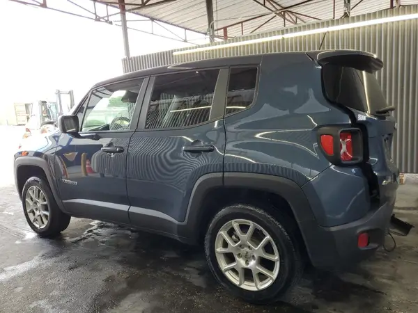 ZACNJDB12PPP70699 2023 JEEP RENEGADE - Image 2