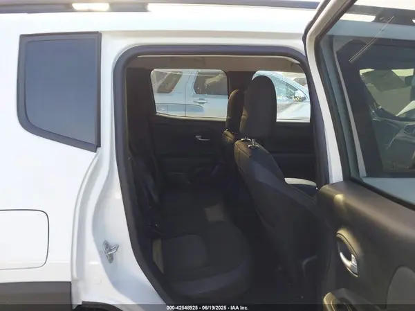ZACNJDB12PPP72193 2023 JEEP RENEGADE - Image 8