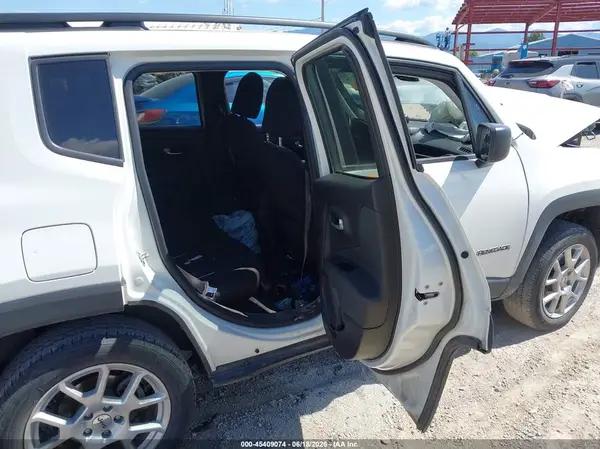 ZACNJDB13NPN52204 2022 JEEP RENEGADE - Image 8