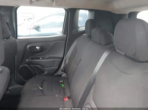 ZACNJDB13NPN56706 2022 JEEP RENEGADE - Image 8