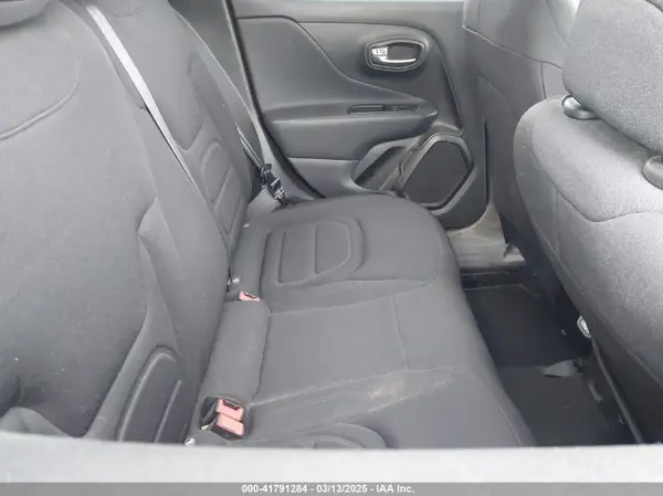 ZACNJDB13NPN96638 2022 JEEP RENEGADE - Image 8