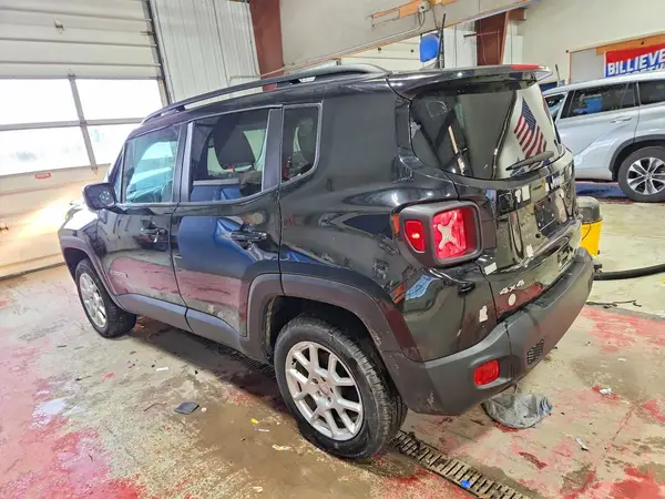 ZACNJDB13PPP14786 2023 JEEP RENEGADE - Image 2