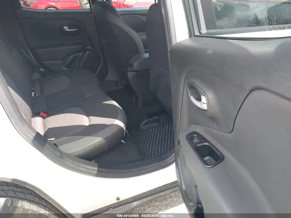 ZACNJDB13PPP35752 2023 JEEP RENEGADE - Image 8
