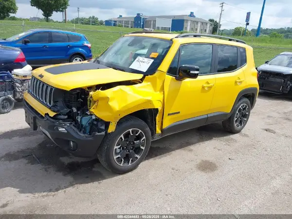 ZACNJDB13PPP56620 2023 JEEP RENEGADE - Image 2
