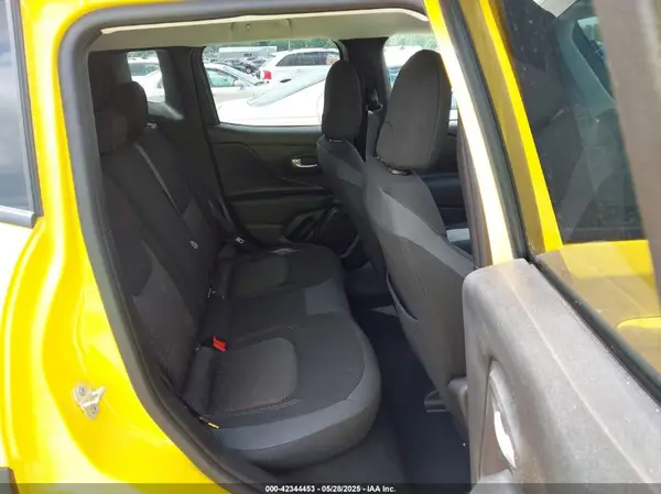 ZACNJDB13PPP56620 2023 JEEP RENEGADE - Image 8