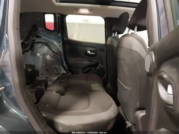 ZACNJDB13PPP62580 2023 JEEP RENEGADE - Image 8