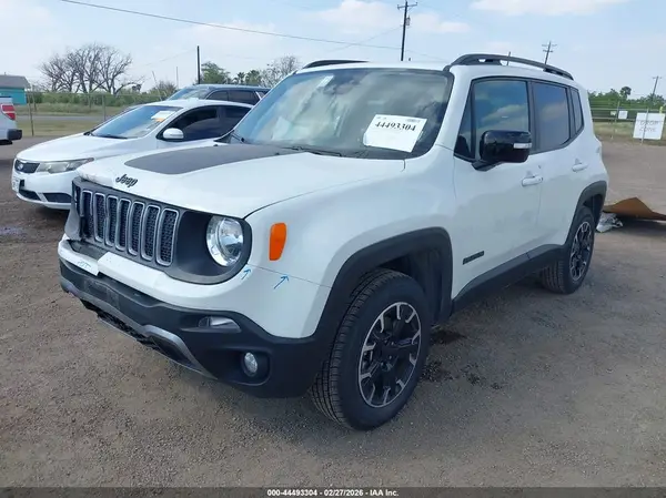 ZACNJDB13PPP68816 2023 JEEP RENEGADE - Image 2
