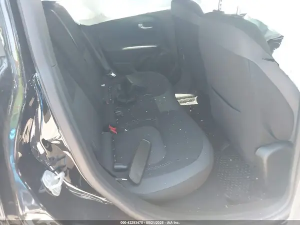 ZACNJDB13PPP69738 2023 JEEP RENEGADE - Image 8
