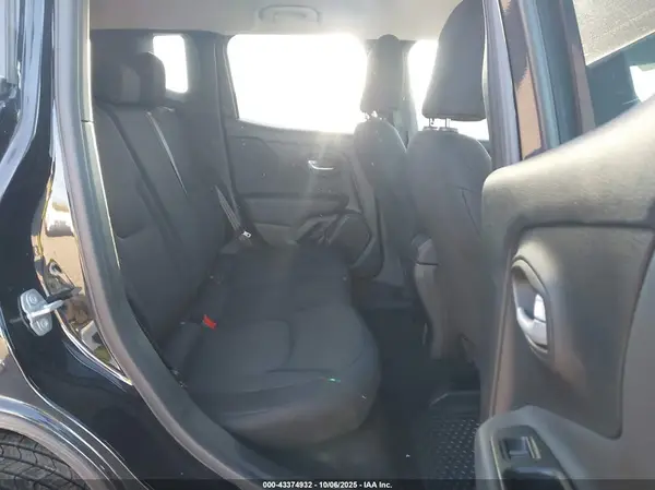 ZACNJDB13PPP72526 2023 JEEP RENEGADE - Image 8