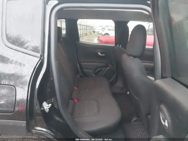 ZACNJDB14NPN48047 2022 JEEP RENEGADE - Image 8