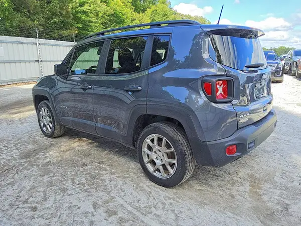 ZACNJDB14NPN62983 2022 JEEP RENEGADE - Image 2