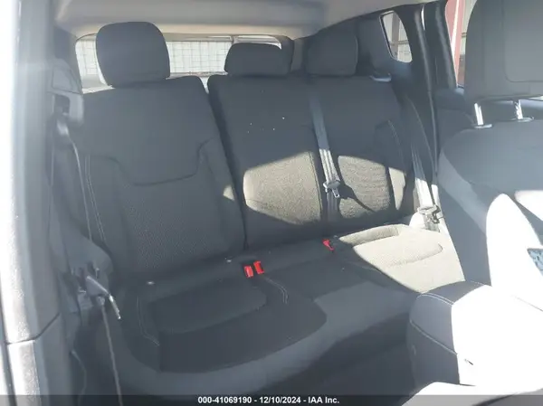 ZACNJDB14PPP14876 2023 JEEP RENEGADE - Image 8