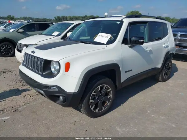 ZACNJDB14PPP35730 2023 JEEP RENEGADE - Image 2