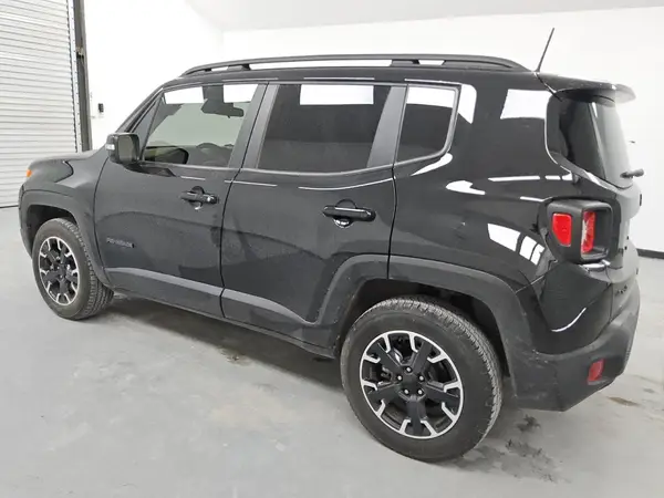 ZACNJDB14PPP36392 2023 JEEP RENEGADE - Image 2