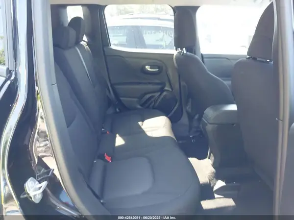 ZACNJDB14PPP41186 2023 JEEP RENEGADE - Image 8