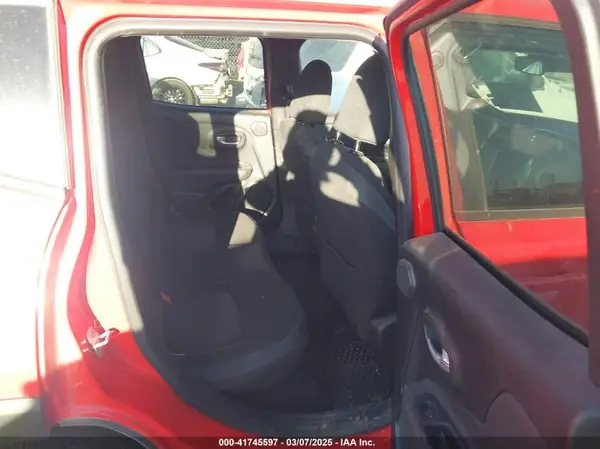 ZACNJDB14PPP44282 2023 JEEP RENEGADE - Image 8