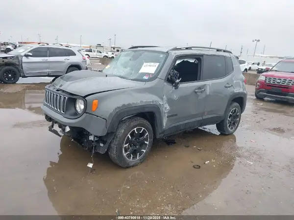 ZACNJDB14PPP56934 2023 JEEP RENEGADE - Image 2