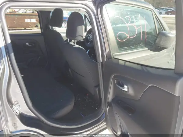ZACNJDB15MPM22200 2021 JEEP RENEGADE - Image 8