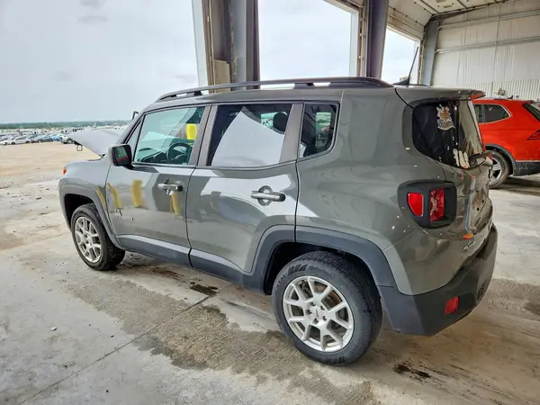 ZACNJDB15NPN71529 2022 JEEP RENEGADE - Image 2