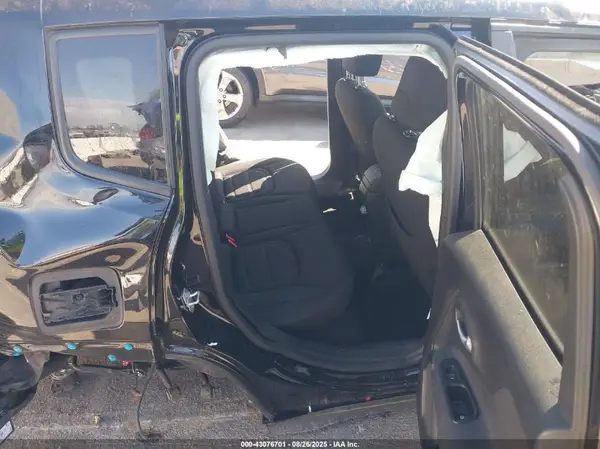 ZACNJDB15NPN79453 2022 JEEP RENEGADE - Image 8