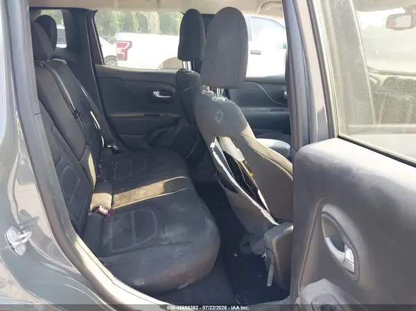 ZACNJDB15NPN80201 2022 JEEP RENEGADE - Image 7