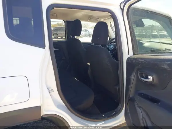 ZACNJDB15PPP21061 2023 JEEP RENEGADE - Image 8
