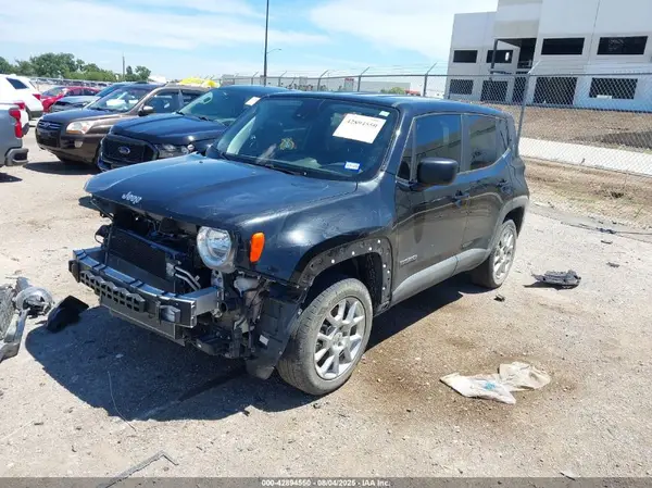 ZACNJDB15PPP24901 2023 JEEP RENEGADE - Image 2