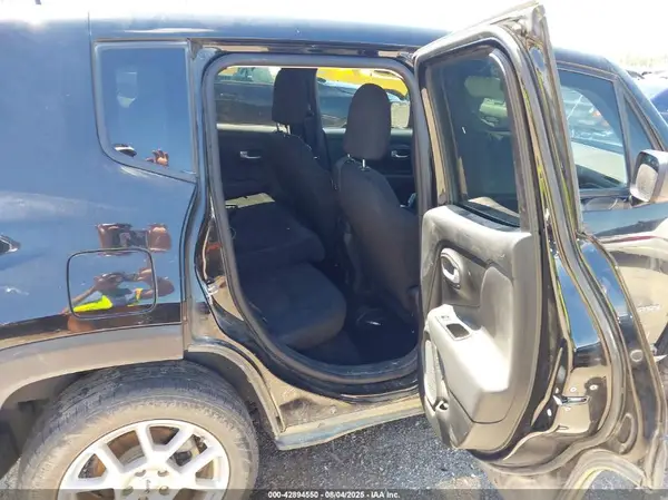 ZACNJDB15PPP24901 2023 JEEP RENEGADE - Image 8