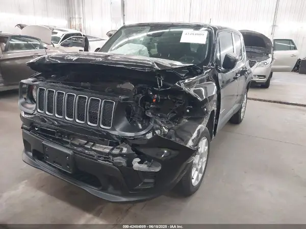 ZACNJDB15PPP43948 2023 JEEP RENEGADE - Image 2