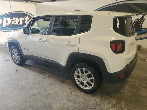 ZACNJDB15PPP63553 2023 JEEP RENEGADE - Image 2