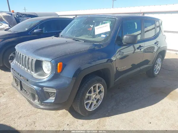 ZACNJDB15PPP70700 2023 JEEP RENEGADE - Image 2