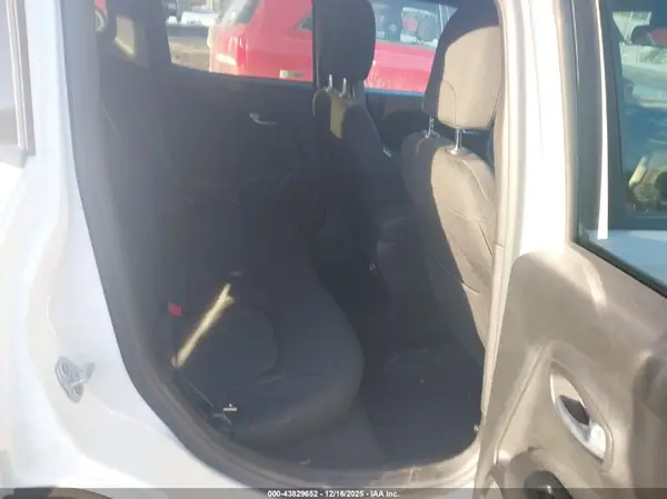 ZACNJDB16MPM51432 2021 JEEP RENEGADE - Image 8