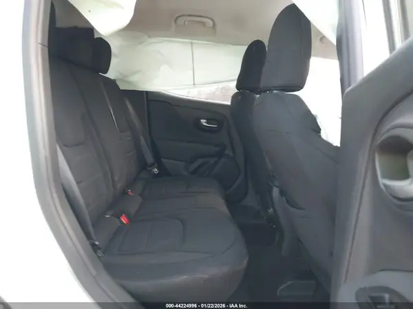 ZACNJDB16NPN45294 2022 JEEP RENEGADE - Image 8
