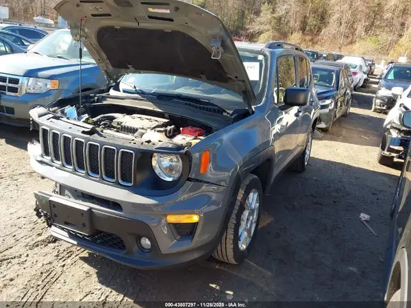 ZACNJDB16NPN52715 2022 JEEP RENEGADE - Image 2