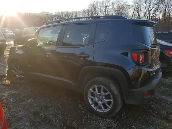 ZACNJDB16NPN64072 2022 JEEP RENEGADE - Image 2
