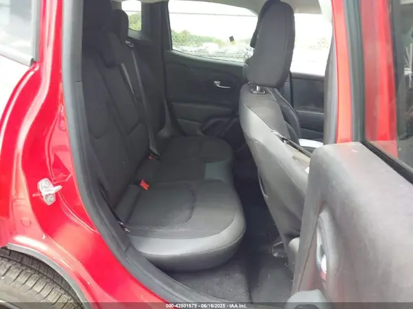 ZACNJDB16NPN82636 2022 JEEP RENEGADE - Image 8