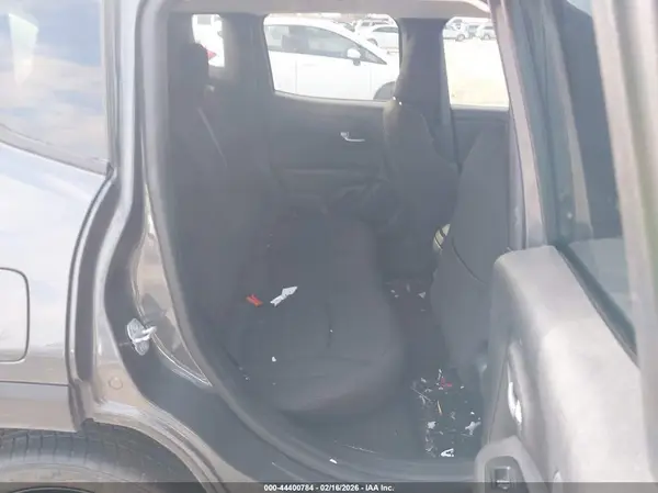 ZACNJDB16NPN83396 2022 JEEP RENEGADE - Image 8