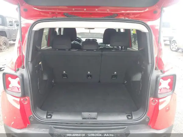ZACNJDB16PPP15012 2023 JEEP RENEGADE - Image 8