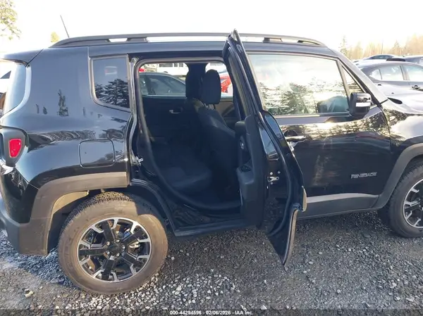 ZACNJDB16PPP30206 2023 JEEP RENEGADE - Image 8