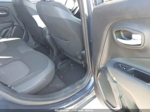 ZACNJDB16PPP30254 2023 JEEP RENEGADE - Image 8