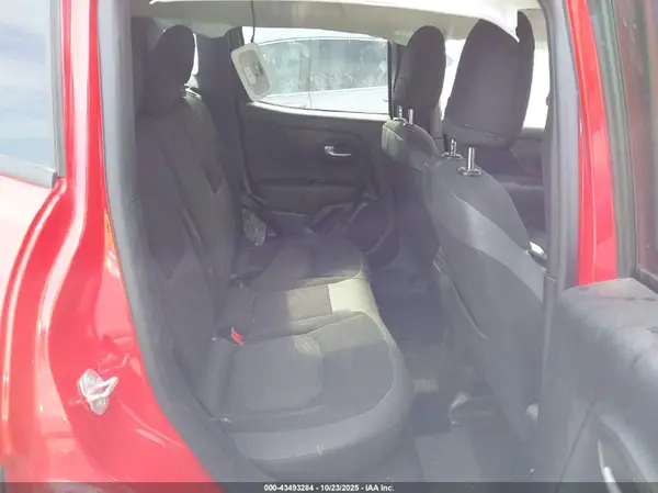 ZACNJDB16PPP33977 2023 JEEP RENEGADE - Image 8