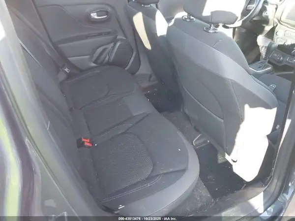 ZACNJDB16PPP57633 2023 JEEP RENEGADE - Image 8
