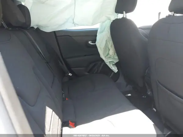 ZACNJDB17NPN55610 2022 JEEP RENEGADE - Image 8