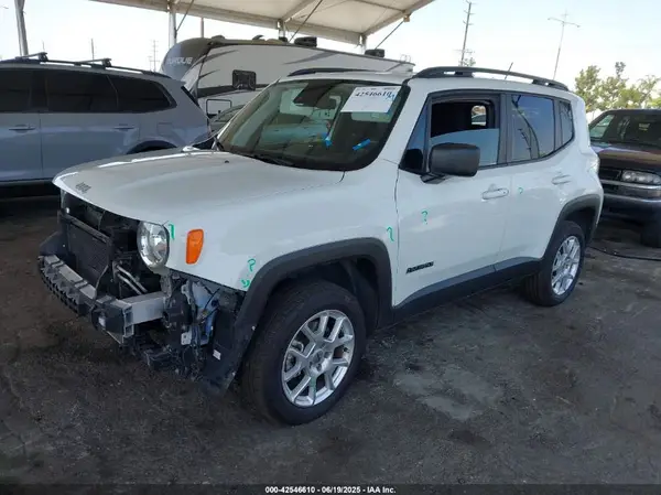 ZACNJDB17NPN57213 2022 JEEP RENEGADE - Image 2